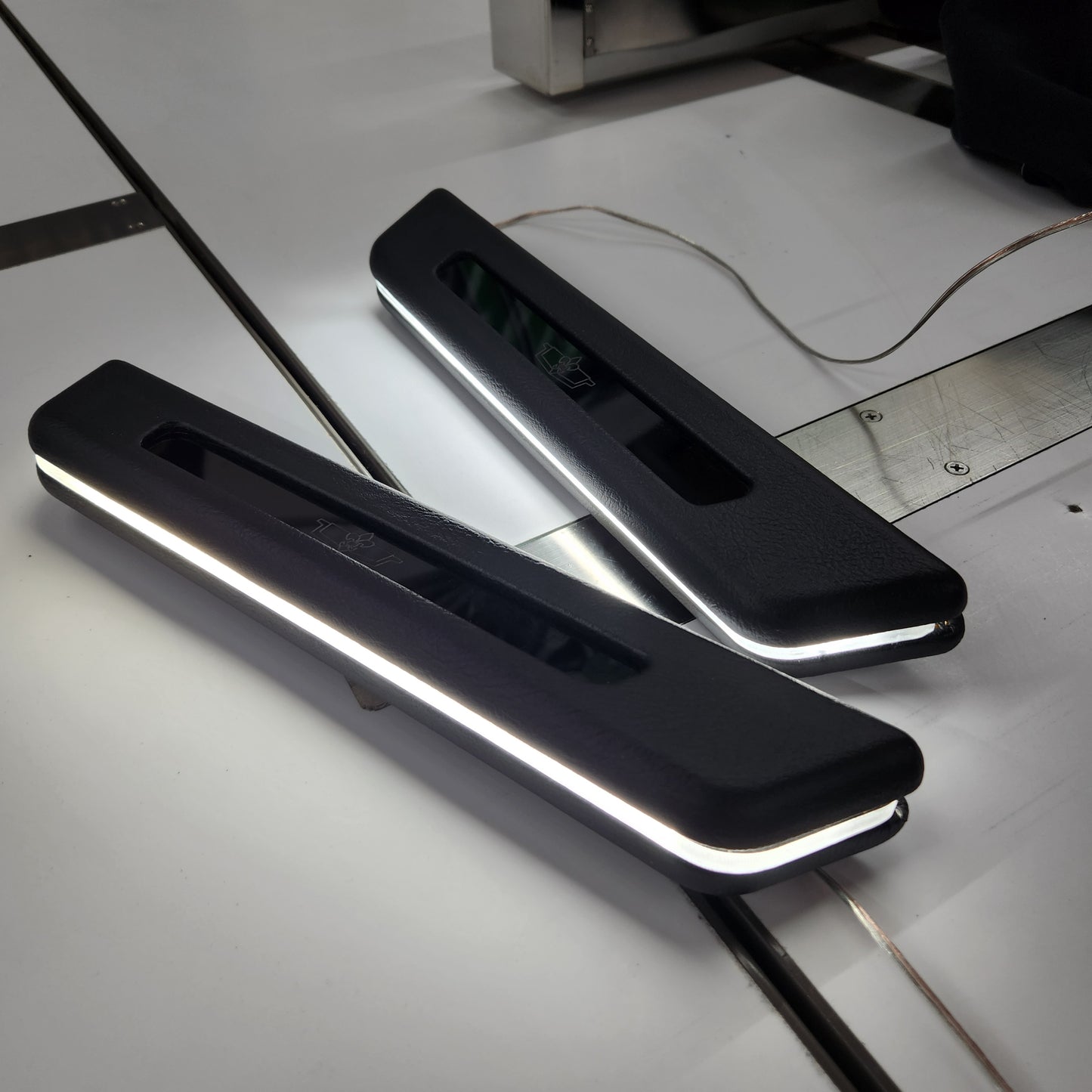 71 to 76 Caprice/ Impala LED edgelit door pulls.